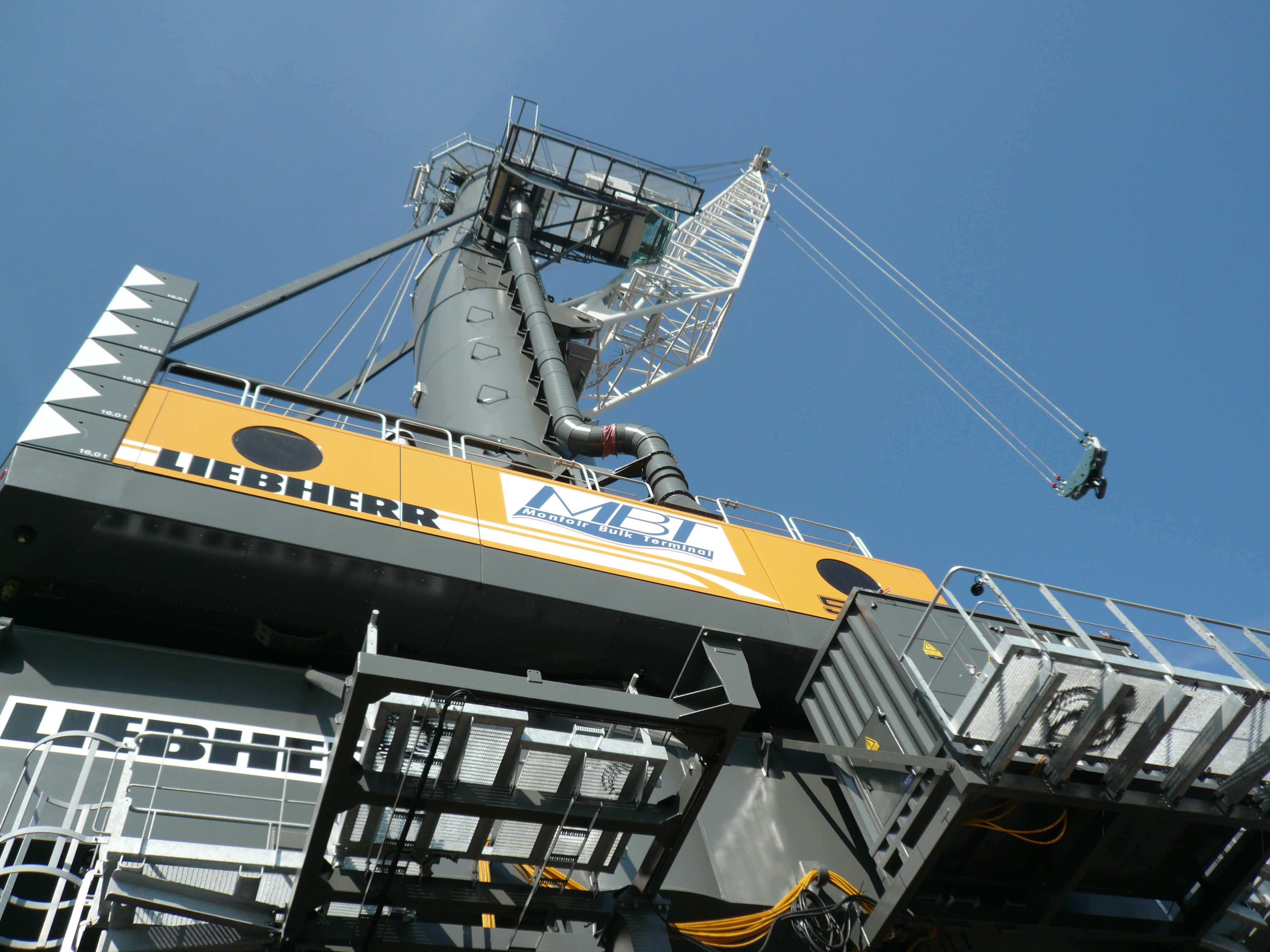 Manutention portuaire par le groupe IDEA